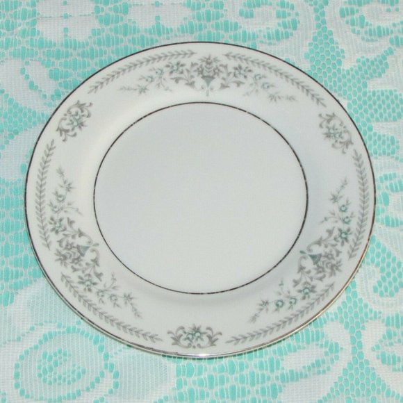 BANBURY INN Fine China Bread Plate Vintage Dinnerware Floral - Picture 1 of 5